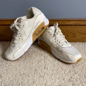 Women’s Nike Air Max 90